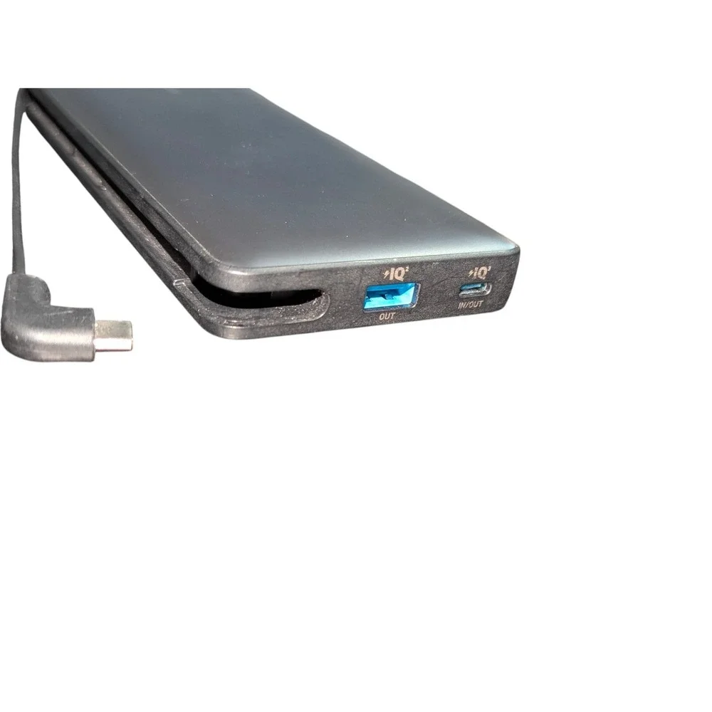 Nn2U Anker - Power Bank 20,000 mAh, 30W PD w/‎ built in USB-C Cable - Black